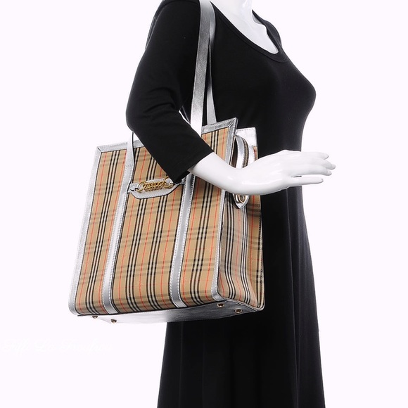 Authentic Burberry bag - Picture 15 of 16